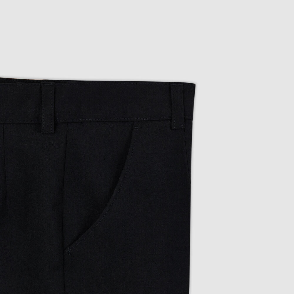 Medium 555 24464439 407     00 4