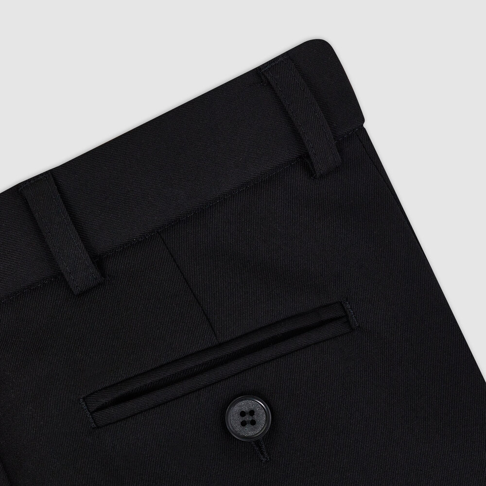 Medium 555 22372518 407     00 4