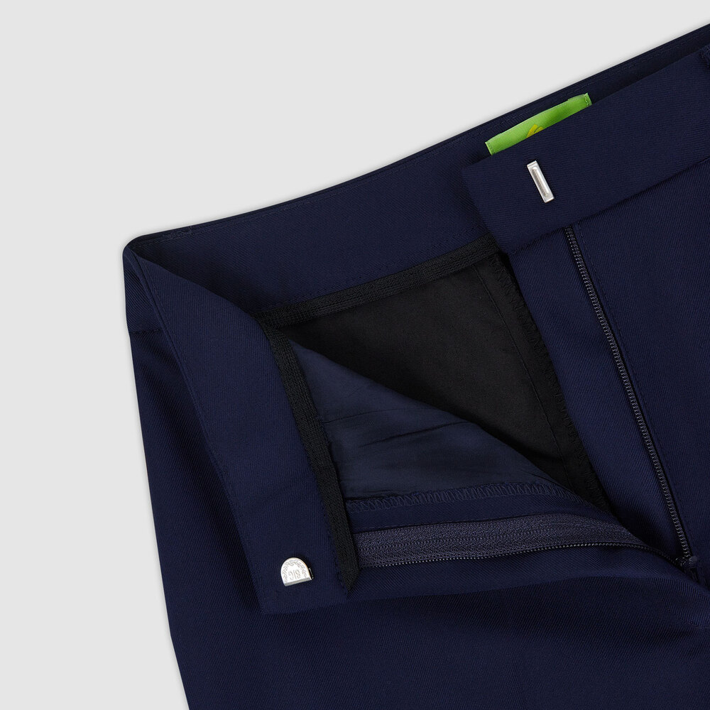 Medium 555 24497518 405     00 3