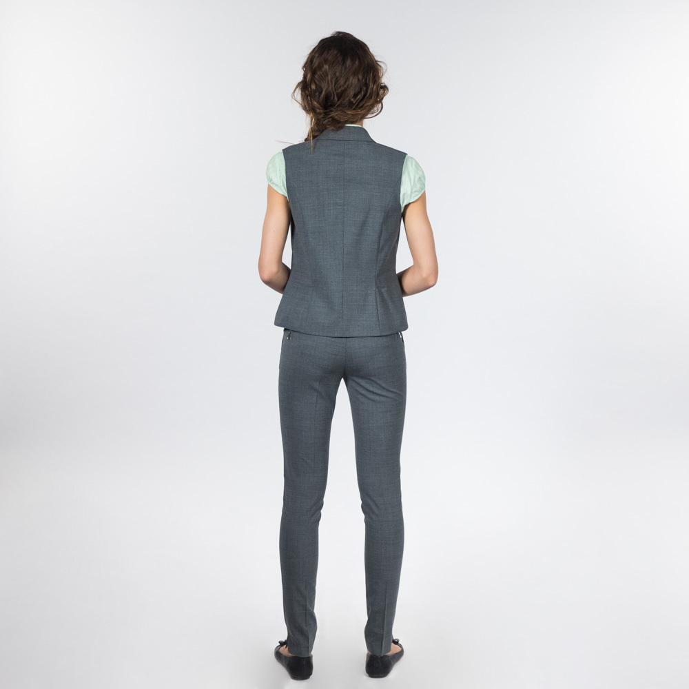 Medium 555 18329248 ser 40 164 5697