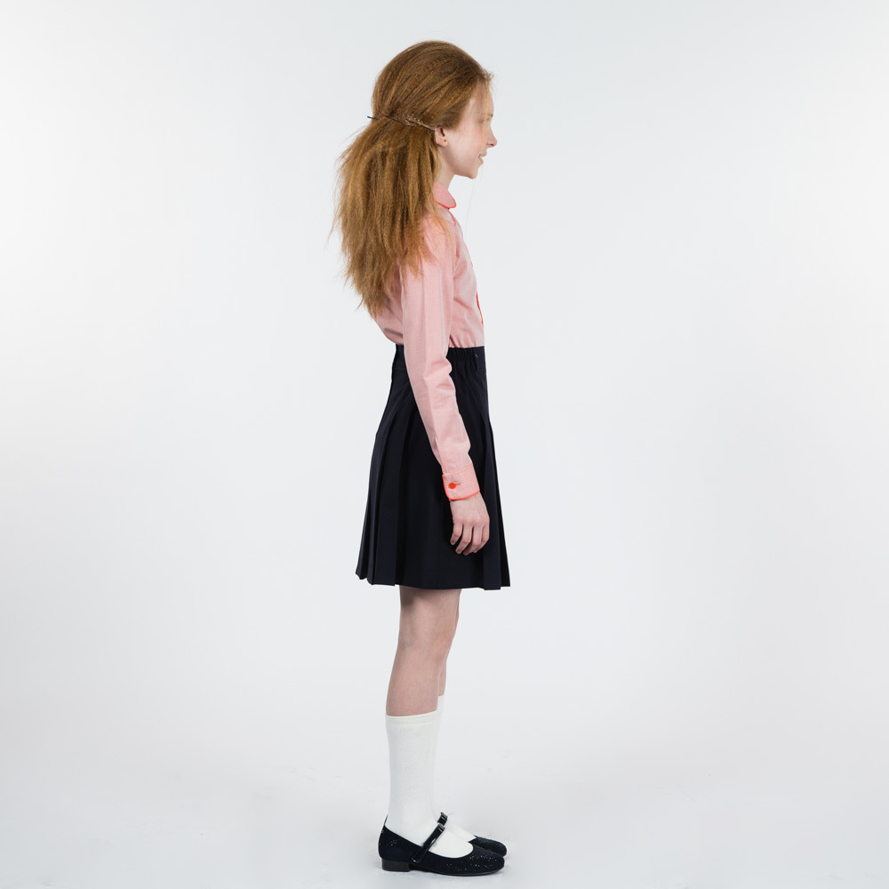 Medium 555 03294304  4