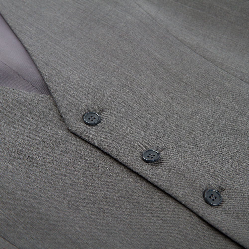 Medium 555 16303438     3