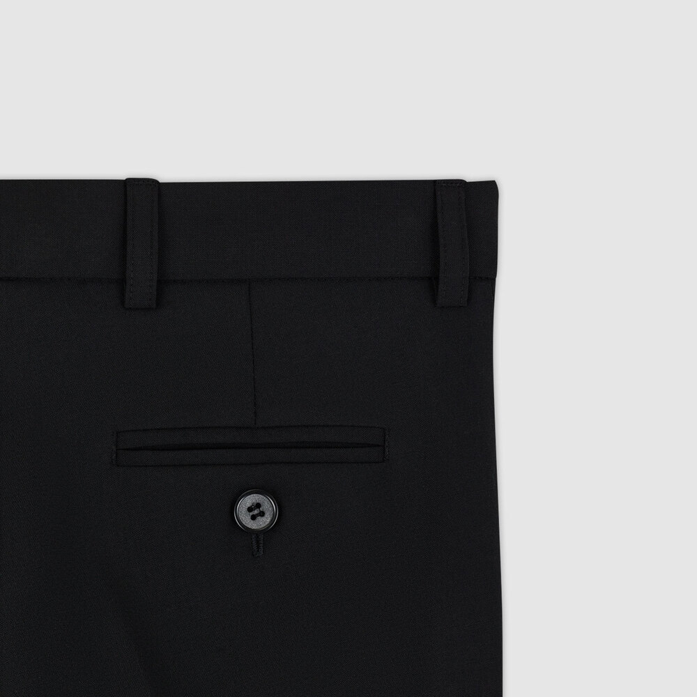 Medium 555 22371248 407     00 4