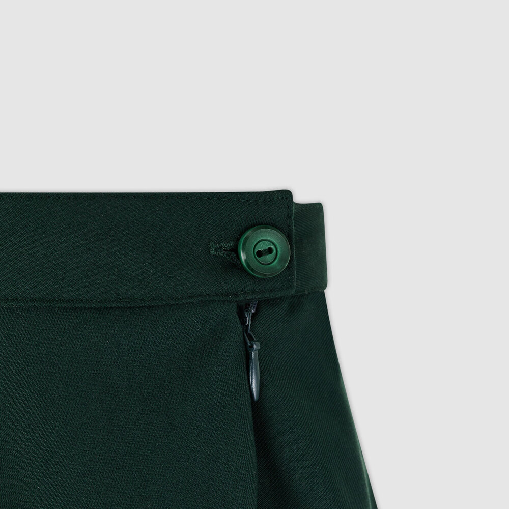 Medium 555 53390518 408     00 4